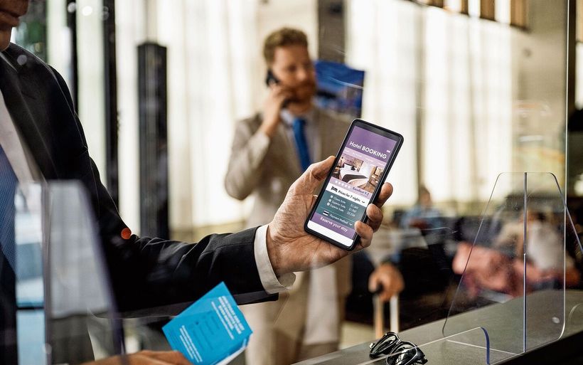 Natel, tablette, ordinateur, connexion partagée... Autant de portes d’entrées pour les escrocs du Net.