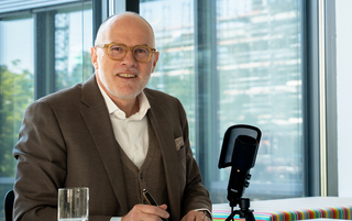 Jürg Schmid beim Podcasten