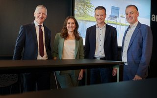 Diskutierten über die Zukunft des Tourismus: Marcel Dietrich, Präsident Reka, Bigna Silberschmidt, Journalistin und Moderatorin, Reto Knutti, Klimatologe, Roland Ludwig, CEO Reka (v. l.)