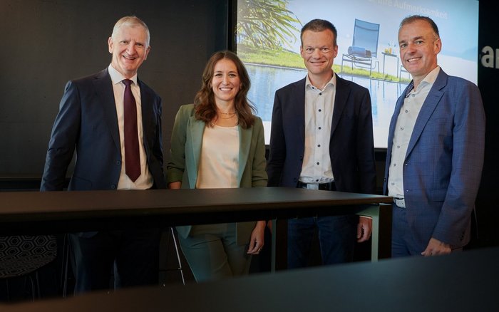 Diskutierten über die Zukunft des Tourismus: Marcel Dietrich, Präsident Reka, Bigna Silberschmidt, Journalistin und Moderatorin, Reto Knutti, Klimatologe, Roland Ludwig, CEO Reka (v. l.)