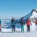 image de femmes en randonnée à ski