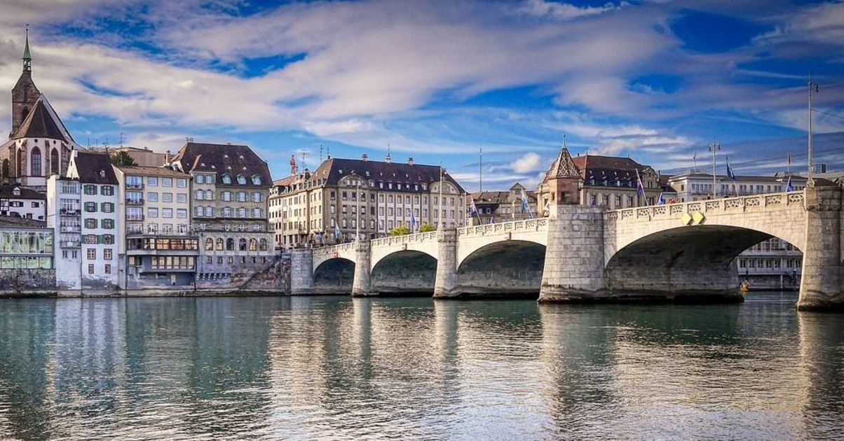 Basels Rheinbrücke wird 800 Jahre alt - htr.ch