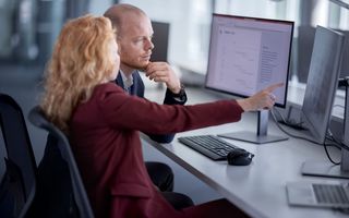 Kleinere Betriebe stehen ebenso im Visier von Cyberkriminellen, regelmässige Sicherheitsüberprüfungen der IT-Systeme sind unerlässlich.