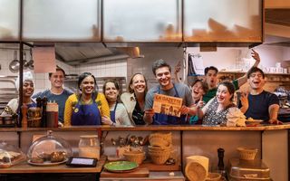 Un groupe solidaire en cuisine