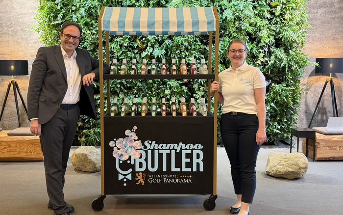 Alexander Spatz und Nadine Frei mit Shampoo Mobil