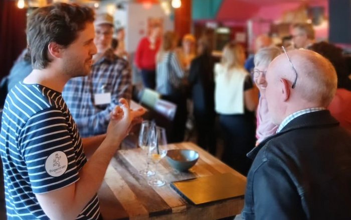 Netzwerken zwischen den Referaten.