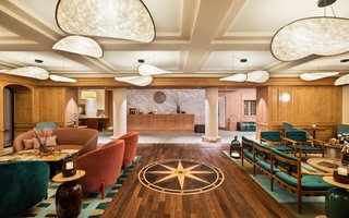 Die Lobby des Hotels Flüela Davos steht sinnbildlich für den Ausbau des hochwertigen Hotelangebots, auf das Hyatt im laufenden Geschäftsjahr setzt.