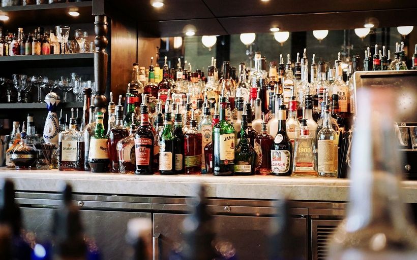 Bar mit Alkohol