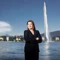 Fabienne Lupo devant le jet d'eau de Genève