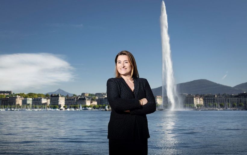 Fabienne Lupo devant le jet d'eau de Genève