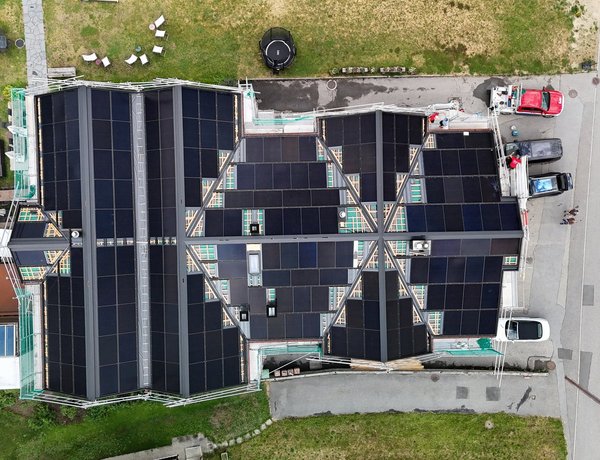 Solarenergie, Photovoltaik, Hotellerie, Hotel Glocke, Solarify, Energiewende, Goms