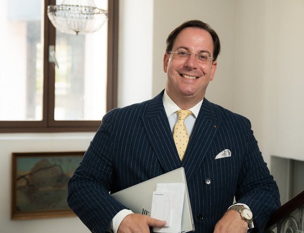 Lorenzo Pianezzi, HotellerieSuisse Ticino, HotellerieSuisse, Tessin Tourismus, Tourismuspolitik Schweiz, Fachkräftemangel Hotellerie, MWST-Sondersatz Hotellerie