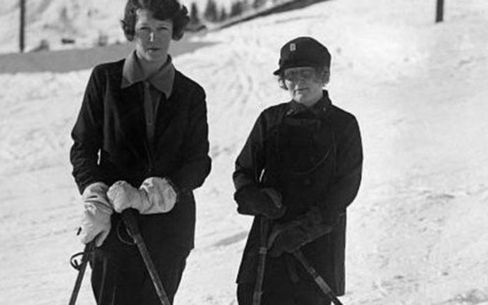 Mabel Lunn und Mabel Harvey vom Ladie's Ski Club 1926 in Mürren.