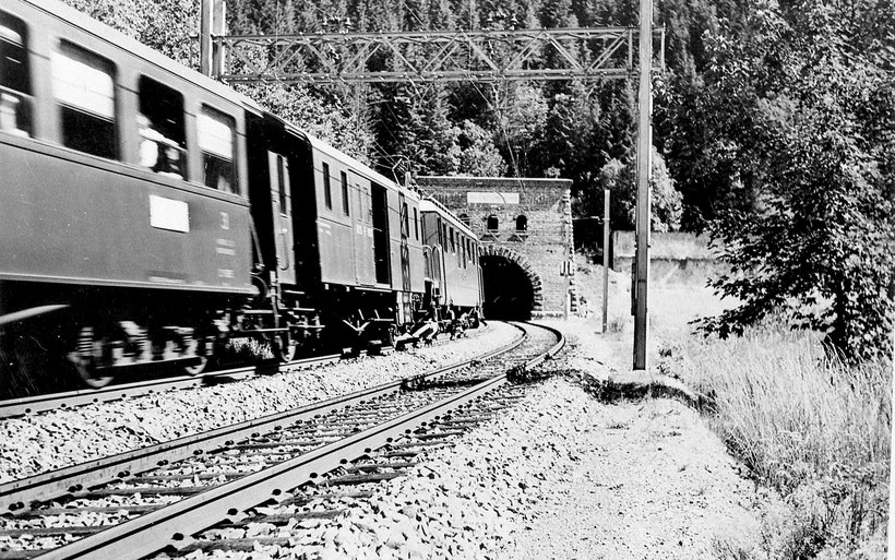 Lötschberg-Autoverlad, Lötschbergtunnel, BLS, Walliser Tourismus, Kandersteg, Goppenstein, Tourismusverkehr