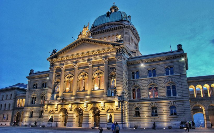 Bundeshaus Bern Plattgformgesetz