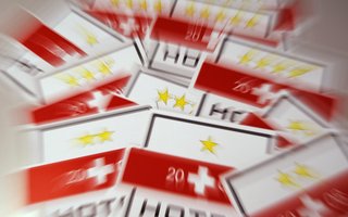 Booking.com, Hotelstars Union, Hotelklassifikation, Hotelsterne, EU-Kommission, Digital Services Act, Online-Buchungsplattformen, Konsumentenschutz