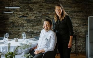 Marianne und Björn Inniger in der neuen «Stuba» im Restaurant Alpenblick.