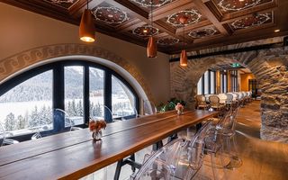 Mit Blick auf den St. Moritzer See: Das renovierte Personalrestaurant «Bella Vista».