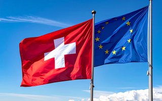 Schweizer Fahne und EU