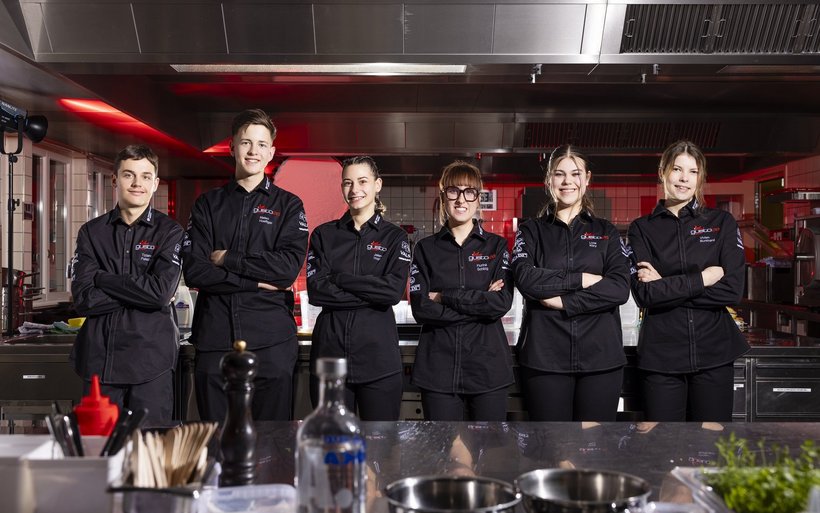 Die Finalteilnehmenden des Gusto 26: Tiziano Palazzo, Mateo Hoefliger, Jelena Hopf, Flurina Schibig, Livia Küry und Vivien Burkhard (v. l.).
