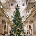 Weihnachtsbaum Hotellobby