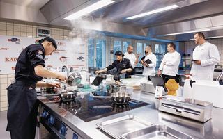 Bild der Kochlernenden und der Jury