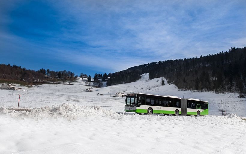 Snowbus am Chasseral im Schnee
