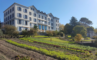 vue sur les jardins de l'Hôtel Bon Rivage 