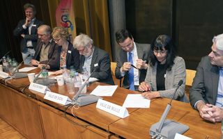 des villes signent la Pacte de Milan