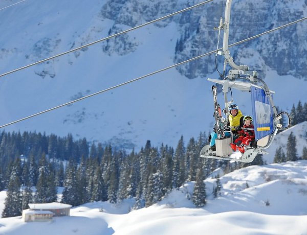 Braunwald, Sportbahnen Braunwald, Skilifte, Wintersaison, Glarus, Bergbahnen