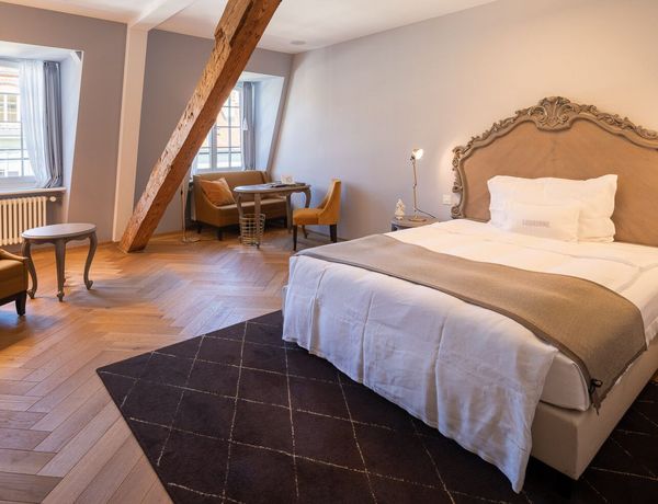 Hotel La Couronne Zimmer