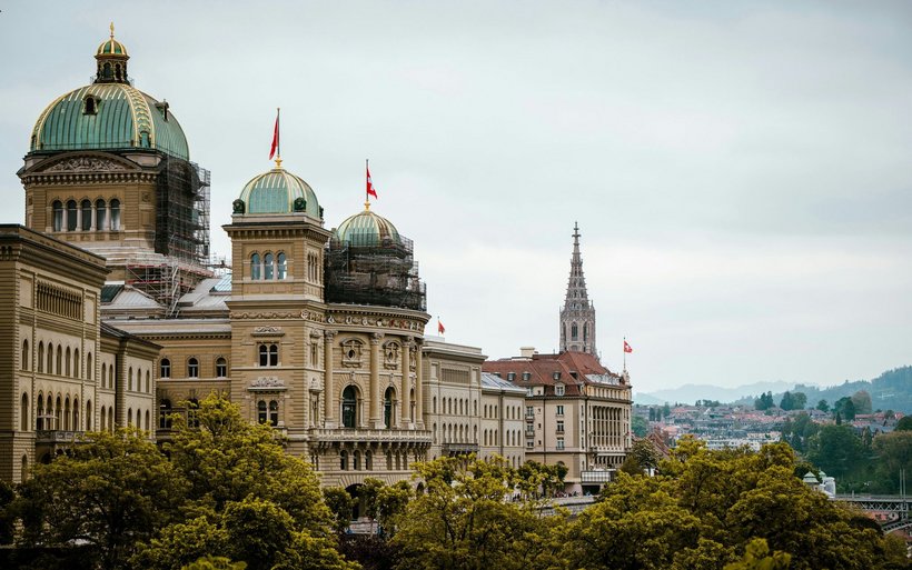 HotellerieSuisse, MWST-Sondersatz, Sommersession 2026, Airbnb, Fachkräftemangel, Reto Nause, Kurzzeitvermietung, Tourismuspolitik