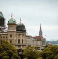 HotellerieSuisse, MWST-Sondersatz, Sommersession 2026, Airbnb, Fachkräftemangel, Reto Nause, Kurzzeitvermietung, Tourismuspolitik