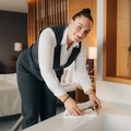Weiterbildung Hotellerie, Berufsprüfung Hauswirtschaft, Fachkräftemangel Hotellerie, Hotel & Gastro Formation Schweiz, Professional Bachelor Gastgewerbe, Hotel Deltapark Vitalresort, Karriere im Gastgewerbe