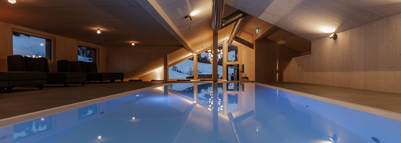 Roggenstock Lodge, Hotelneubau, Wintersaison, Panoramablick, Berghotel, Pool, Tourismus
