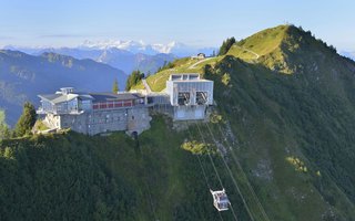 Stanserhorn-Bahn, Stanserhorn Gastronomie, regionale Lebensmittel, Drehrestaurant Rondorama, kulinarische Essenz der Alpen