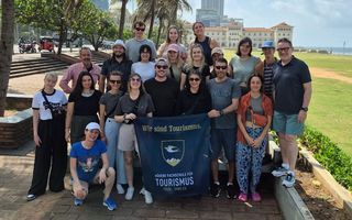 Studierende der Höheren Fachschule für Tourismus Thun (TFBO) während ihres Auslandsseminars in Colombo, Sri Lanka