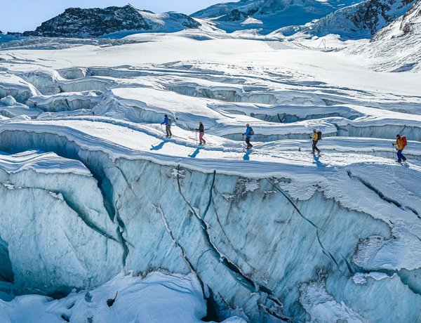 Gletschertourismus, Klimawandel, Jungfraujoch, Saas-Fee, Alpen, Tourismusstrategien, Nachhaltigkeit