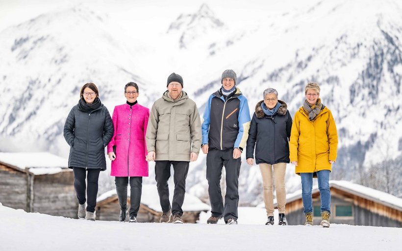 Brigitte Lehner-Hasler, Charlotte Kalbermatten-Ritler, Lukas Kalbermatten, Laurent Hubert, Marie-Madlen Rieder-Hasler, Esther Bellwald (v.l.)