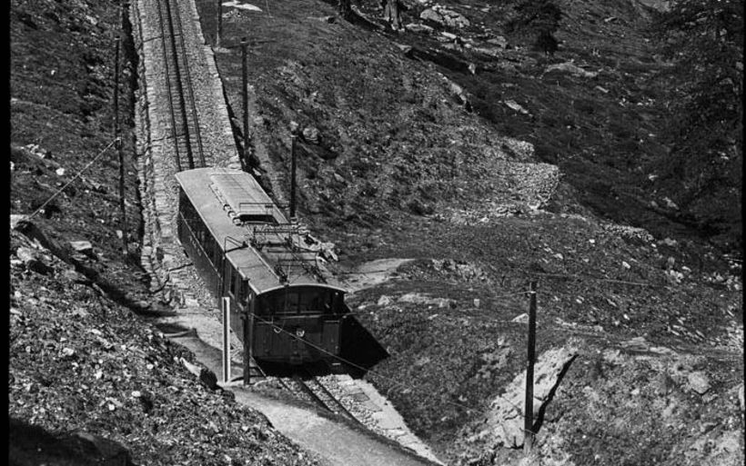 Die Gornergrat Bahn um 1900 mit einem Rowan-Zug$.
