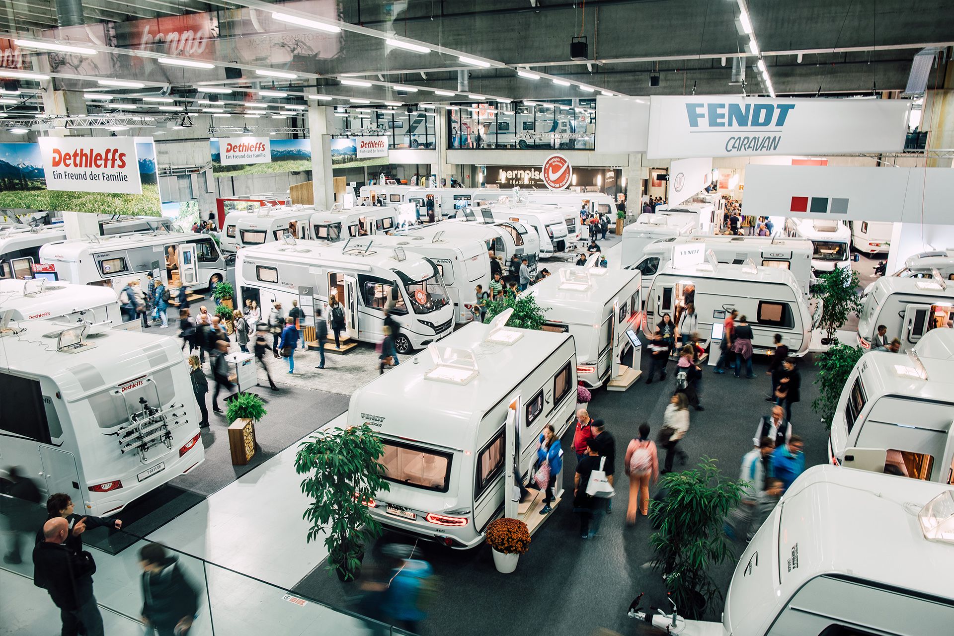 Trotz Corona Taglich Bis Zu 7000 Menschen Am Suisse Caravan Salon Htr Ch